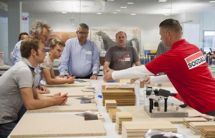 Evénement Impression adhésif parquet à l'Académie Soudal