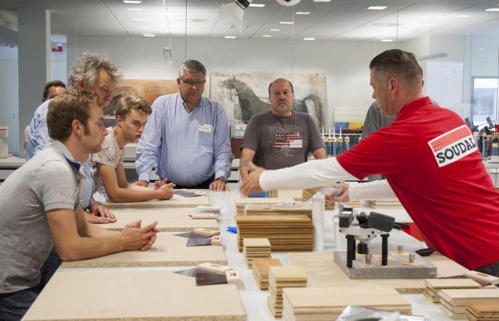 Evénement Impression adhésif parquet à l'Académie Soudal