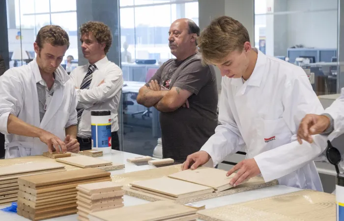 Evénement Impression adhésif parquet à l'Académie Soudal